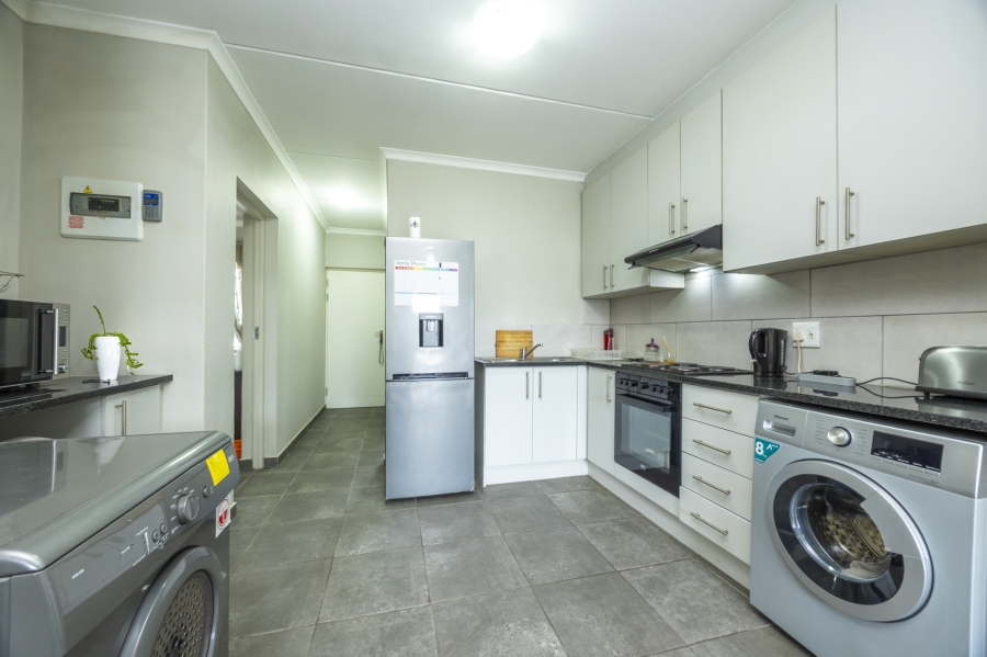 To Let 2 Bedroom Property for Rent in Mooiberge Western Cape